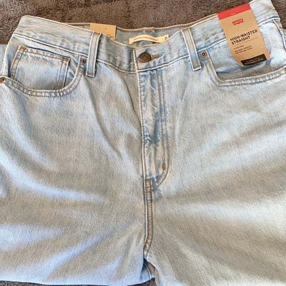 Brand New women’s Levi’s Jeans. - Picture 4 of 6